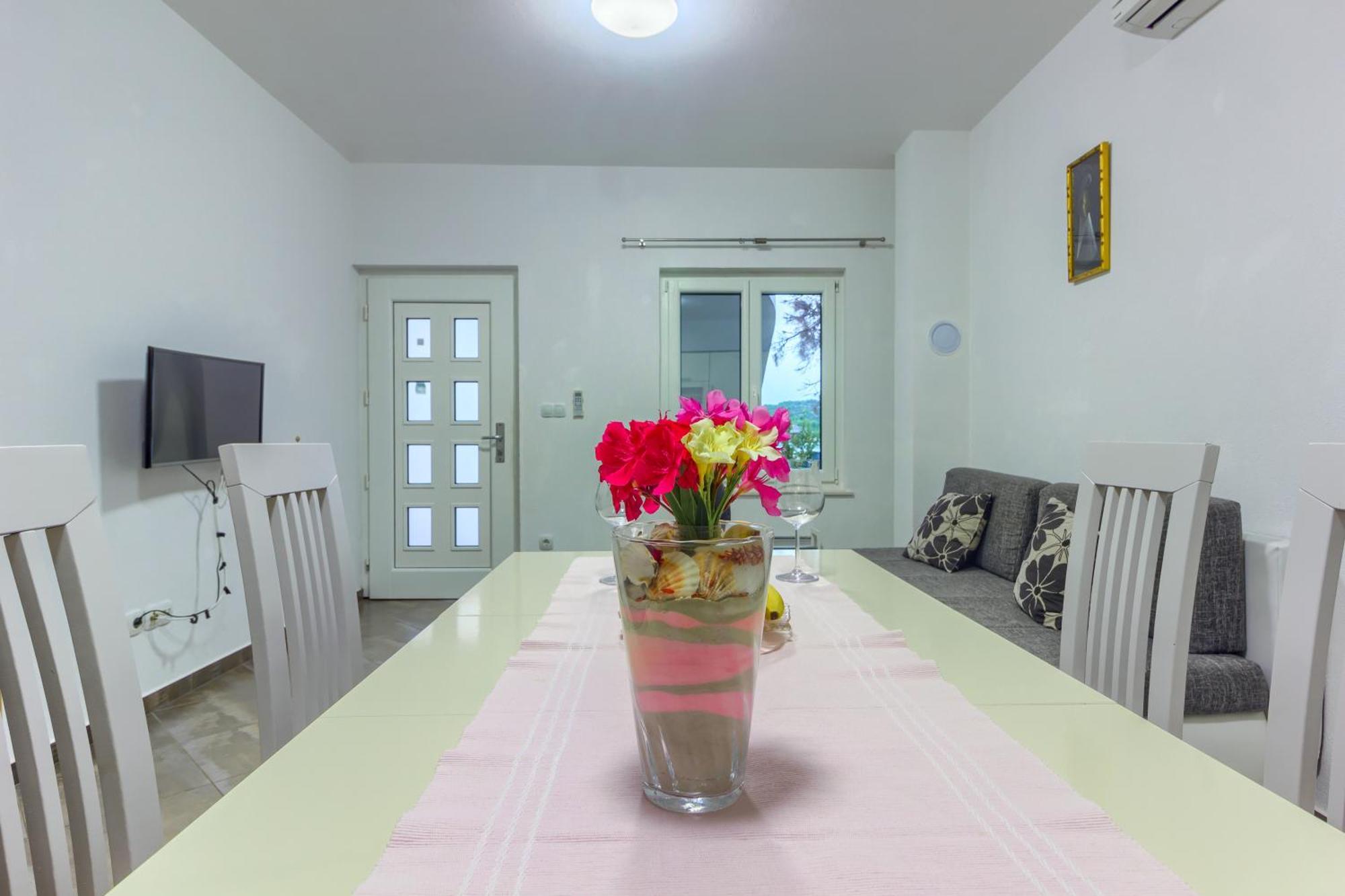 Apartmani Mato Pirovac Exterior foto